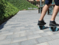 Les pavés dépolluants et autonettoyants Air Clean par Breinco